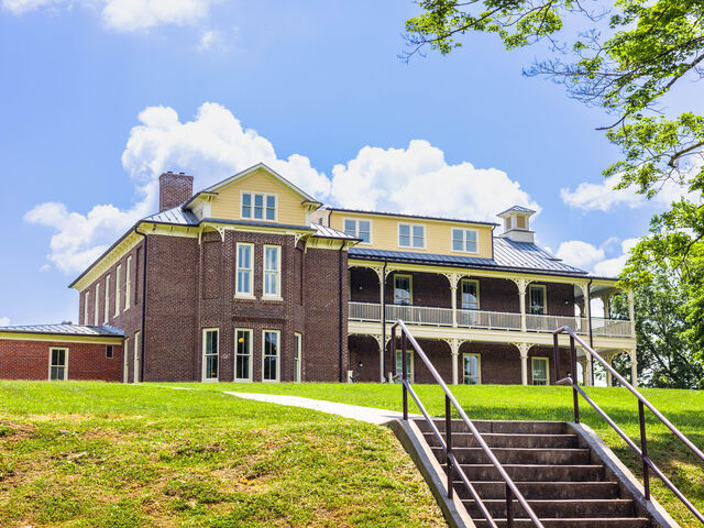 The Inn at Foster Falls exterior and lawn — outdoor event area