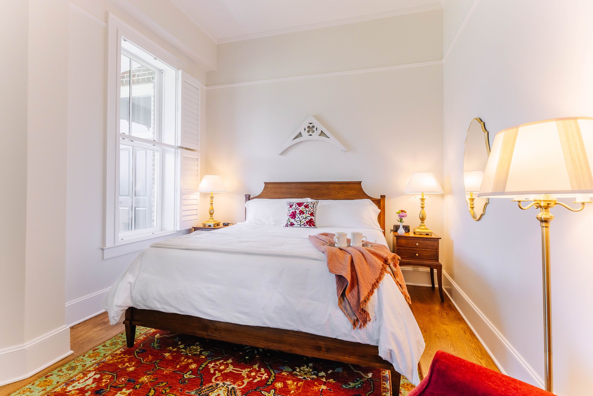 Queen guest room